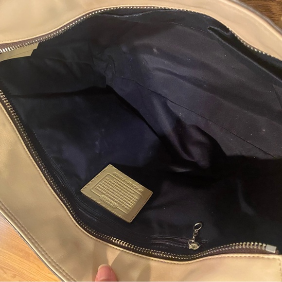 Coach cream colored leather tote bag - Picture 8 of 17